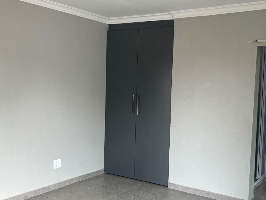 To Let 8 Bedroom Property for Rent in Bethanie North West